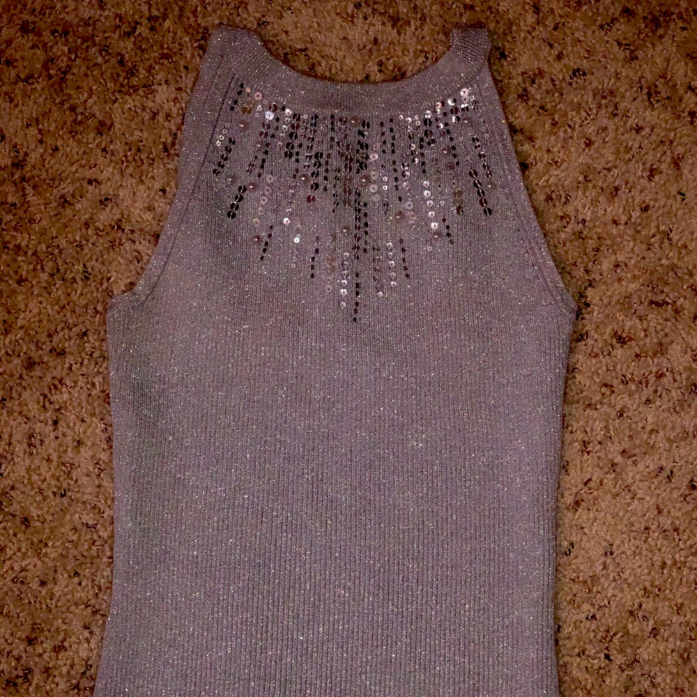 Cache shiny with sequin shirt